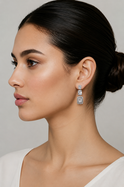 Aretes Geométricos de Diamantes en Oro Amarillo