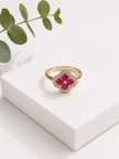 Anillo con Cuatro Rubíes y Brillantes