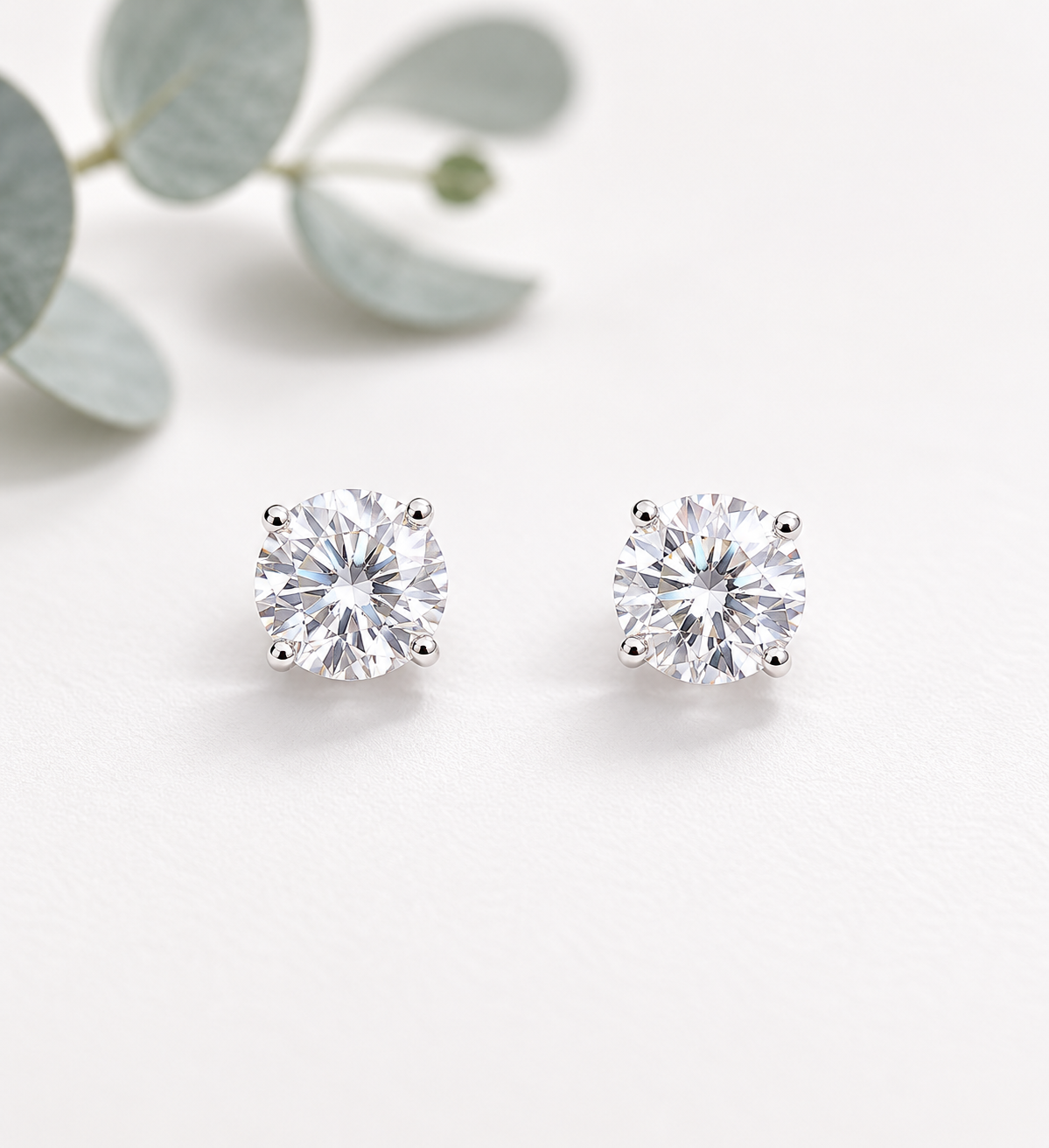Aretes Coquetas en Oro Blanco con Brillantes de Laboratorio