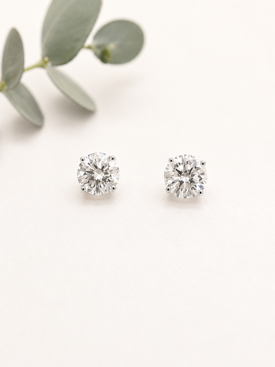 Aretes Coquetas en Oro Blanco con Brillantes de Laboratorio