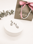 Aretes Ovalados de Diamantes en Oro Blanco