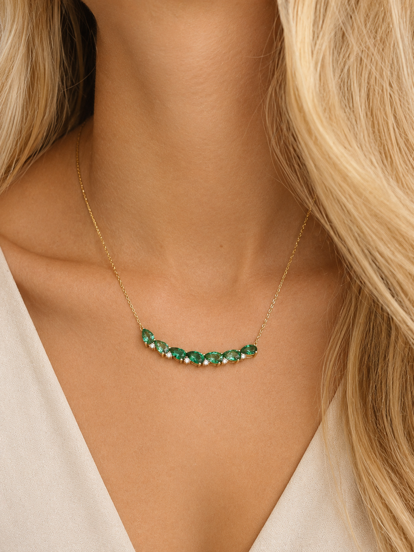 Collar en Oro Amarillo con Esmeraldas y Brillantes