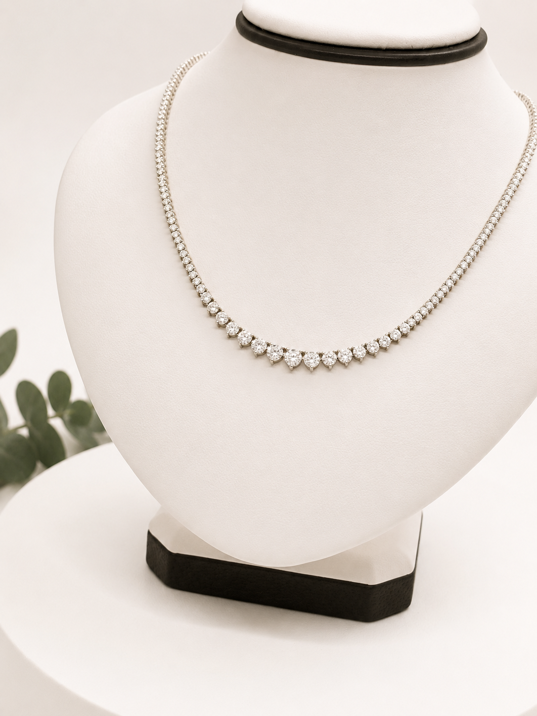 Collar en Oro Blanco con Brillantes