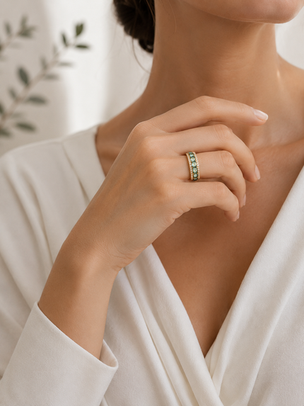 Anillo de Brillantes y Esmeraldas