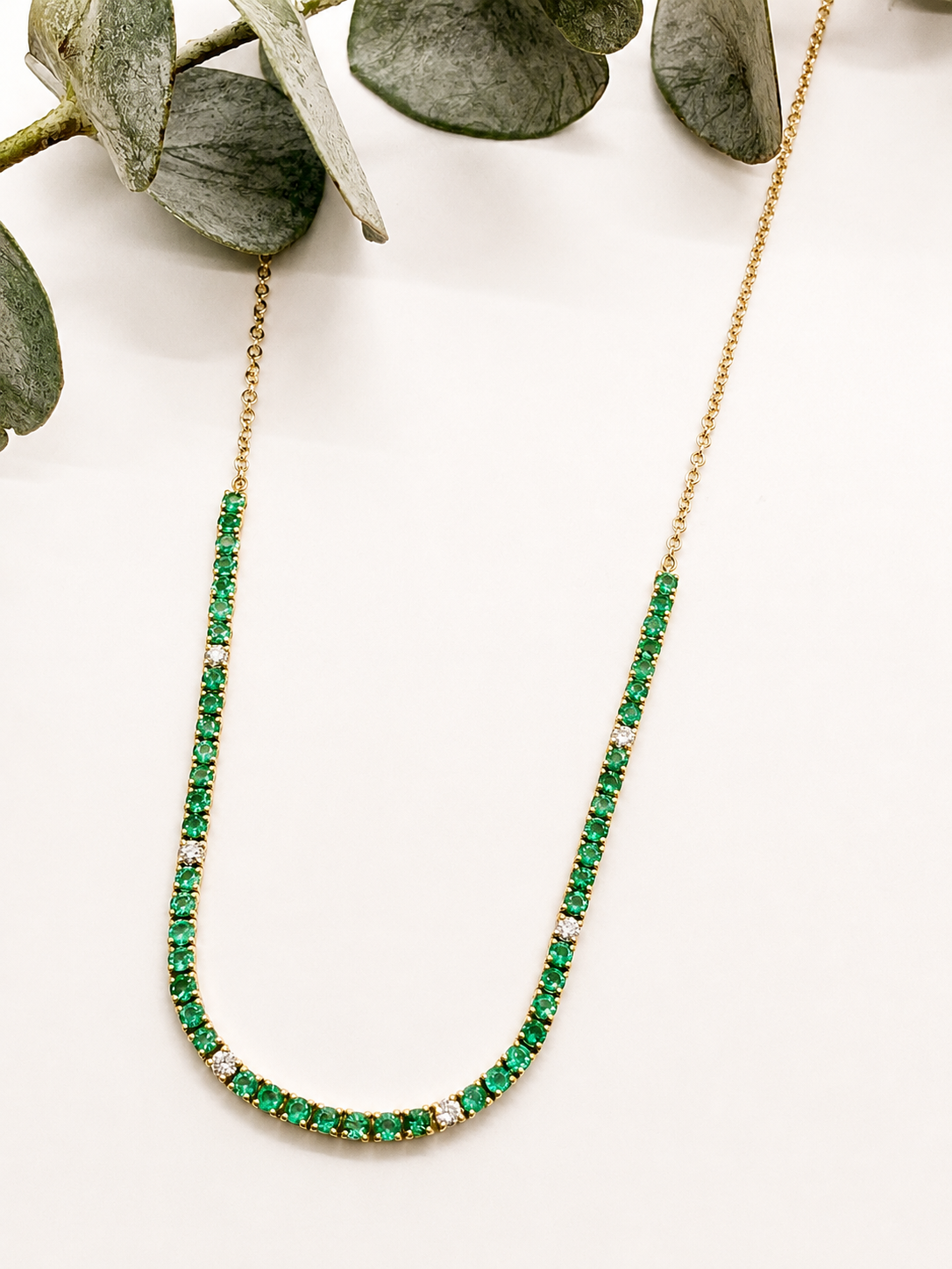 Collar de Esmeraldas y Brillantes en Oro