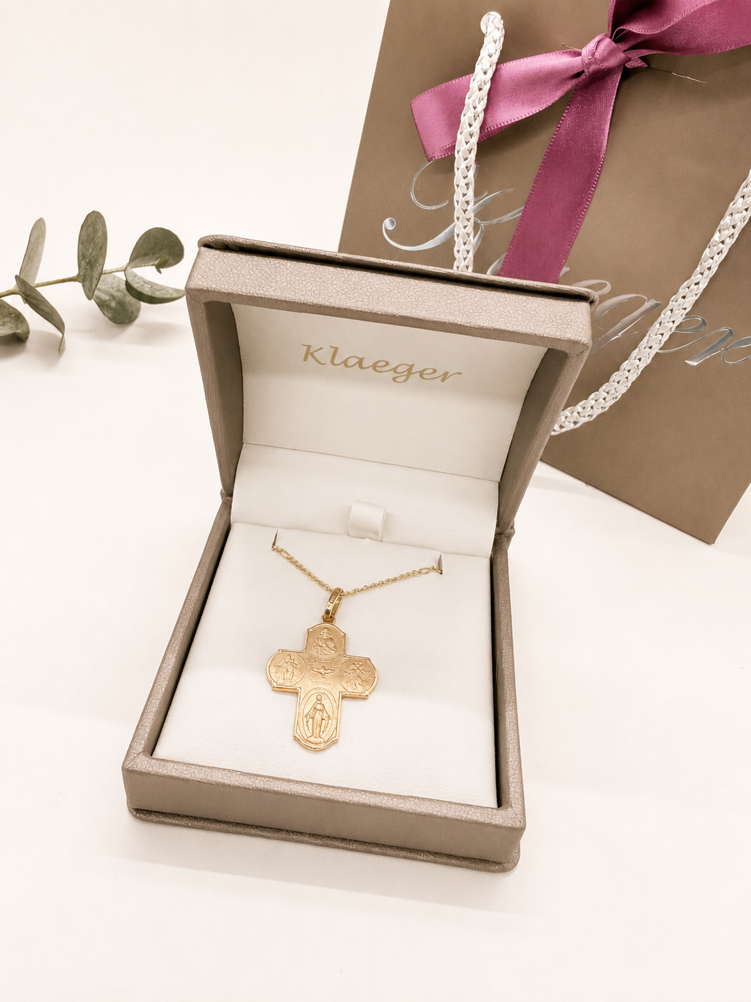Cruz de los Cuatro Evangelistas en Oro