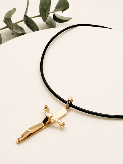 Cruz Clásica de Cristo en Oro