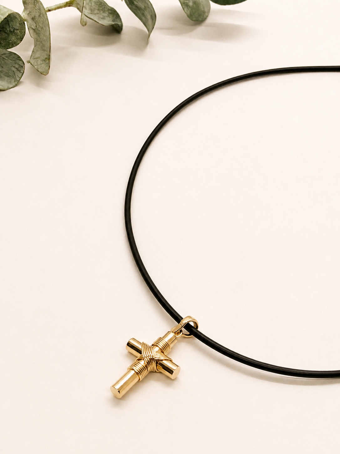 Cruz Manto Sagrado en Oro