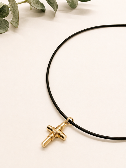 Cruz Manto Sagrado en Oro