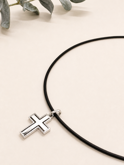 Cruz Contemporánea en Oro Blanco