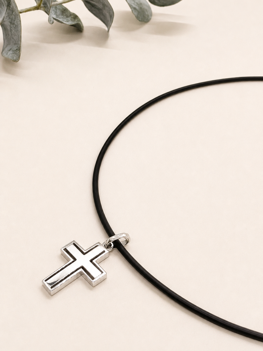 Cruz Contemporánea en Oro Blanco