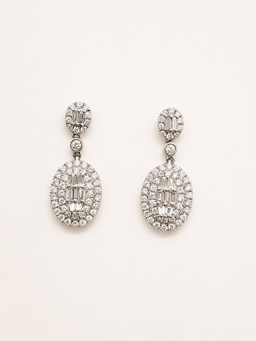 Aretes Ovalados de Diamantes en Oro Blanco