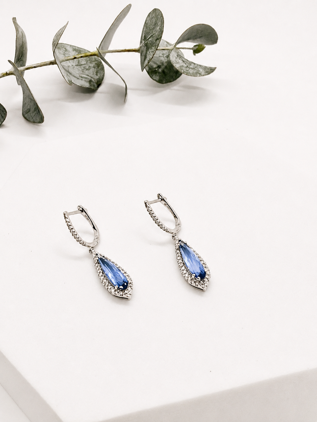 Aretes Colgantes de Brillantes y Topacio