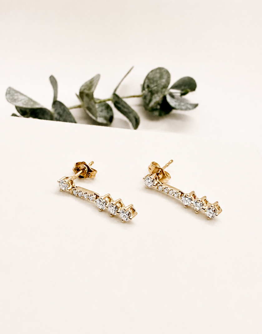 Aretes Colgantes de Diamantes en Oro Amarillo