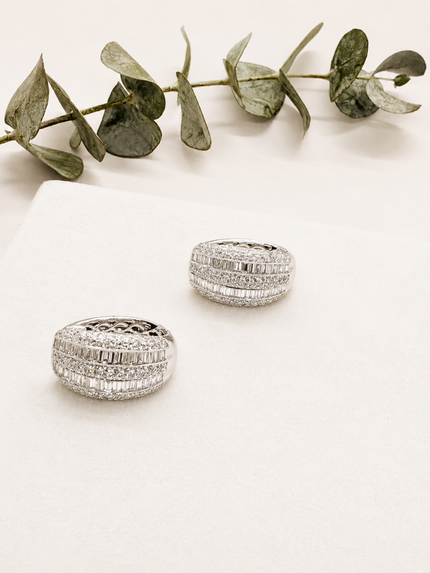 Arracadas en oro blanco con brillantes corte baguette y brillantes redondos