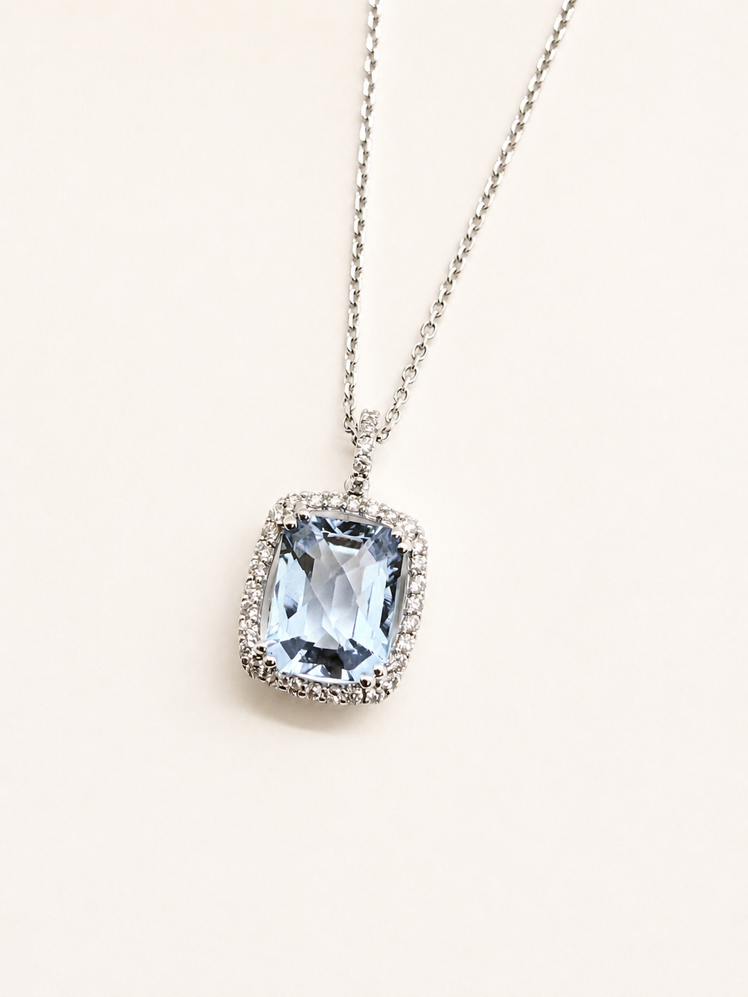 Juego de Arracadas y Collar Brillantes y Topacio